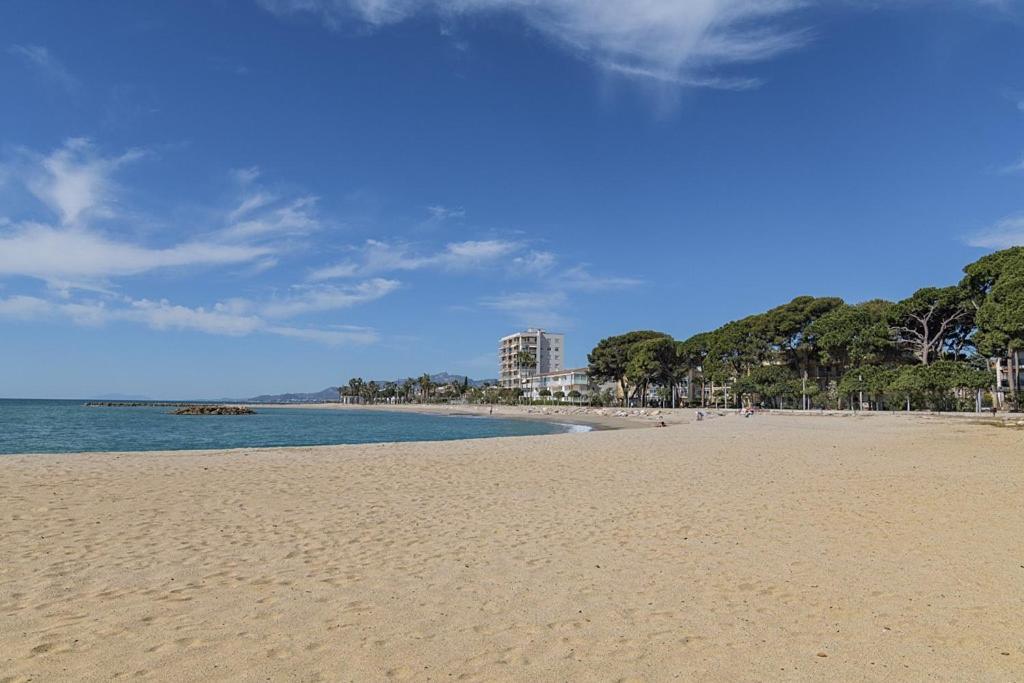 Vitaly Beach Cambrils Buitenkant foto